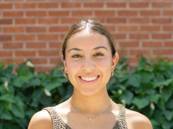 Elizabeth Fuentes Headshot